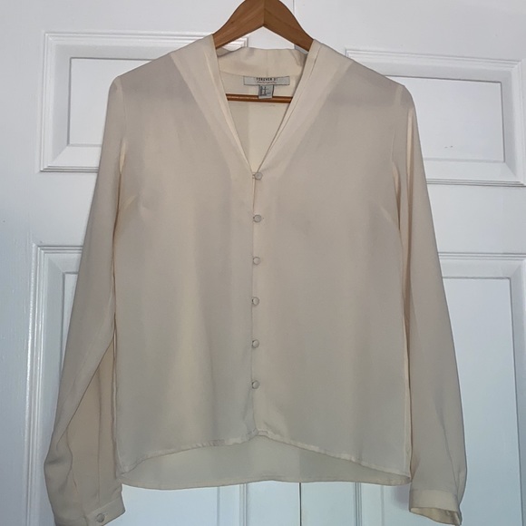 FOREVER 21 top - Picture 1 of 2